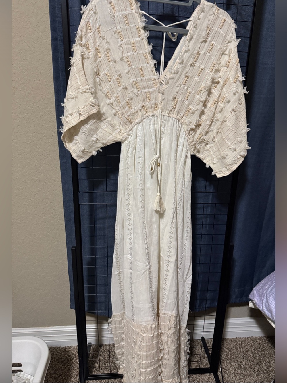 NWOT POL SZ M Beautiful Detail Boho Cream Textured V-Neck Maxi Dress